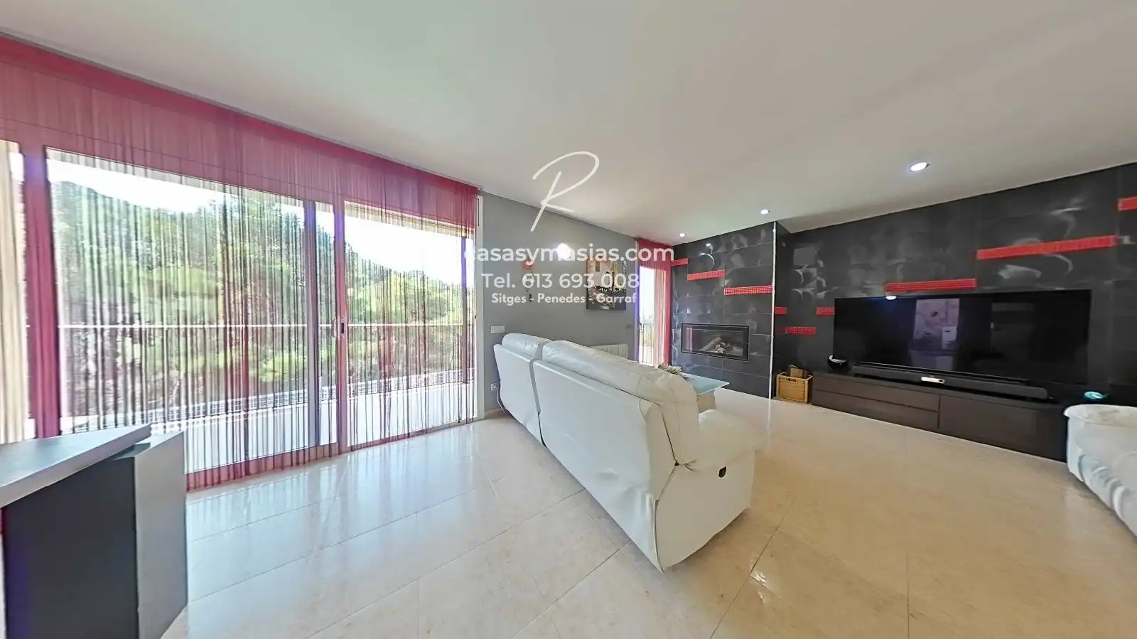 Sala d'estar de Casa o xalet en venda en Sant Pere de Ribes amb Aire condicionat, Calefacció i Jardí privat