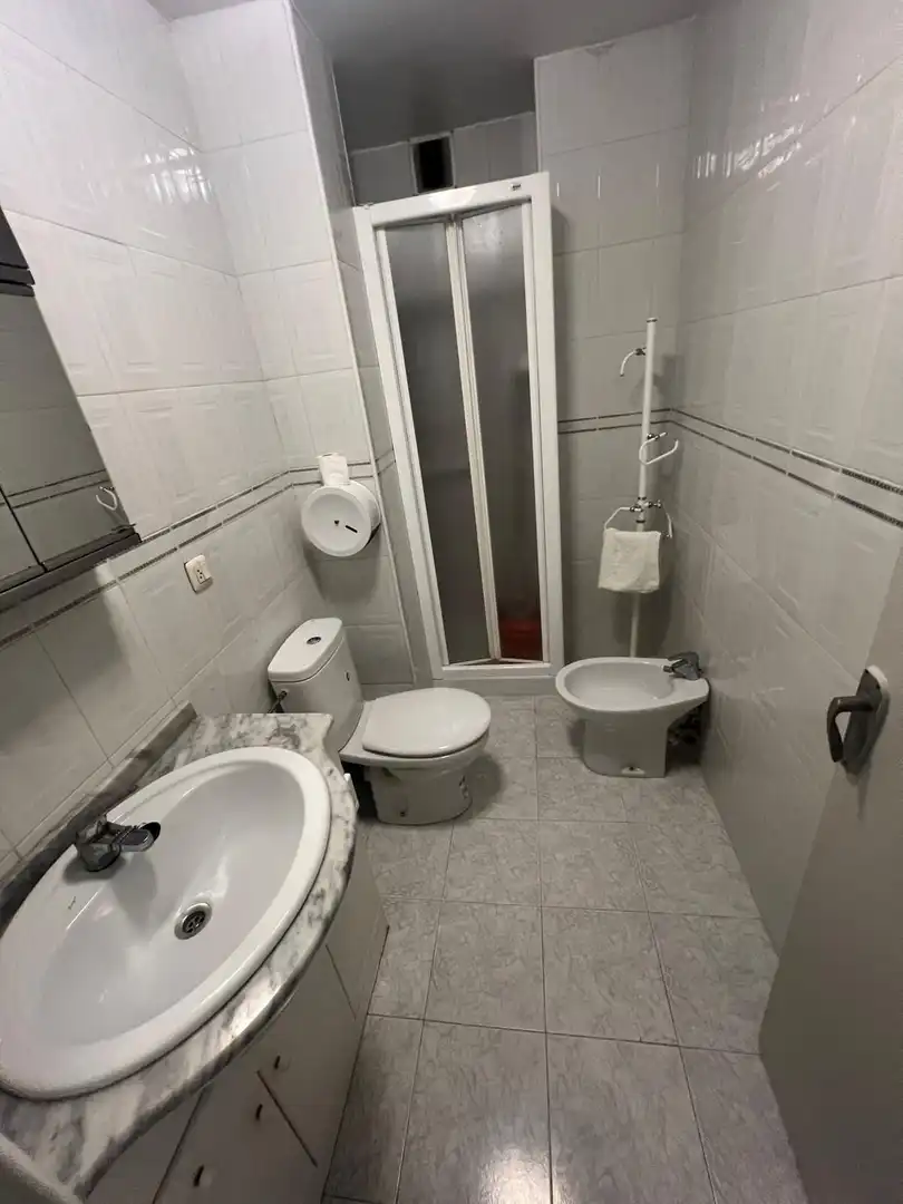 Baño de Apartamento en venta en Benidorm con Terraza y Amueblado