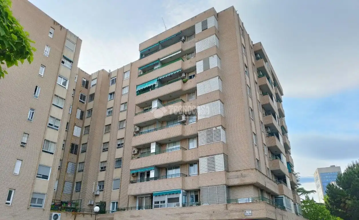 Vista exterior de Local de alquiler en Zaragoza