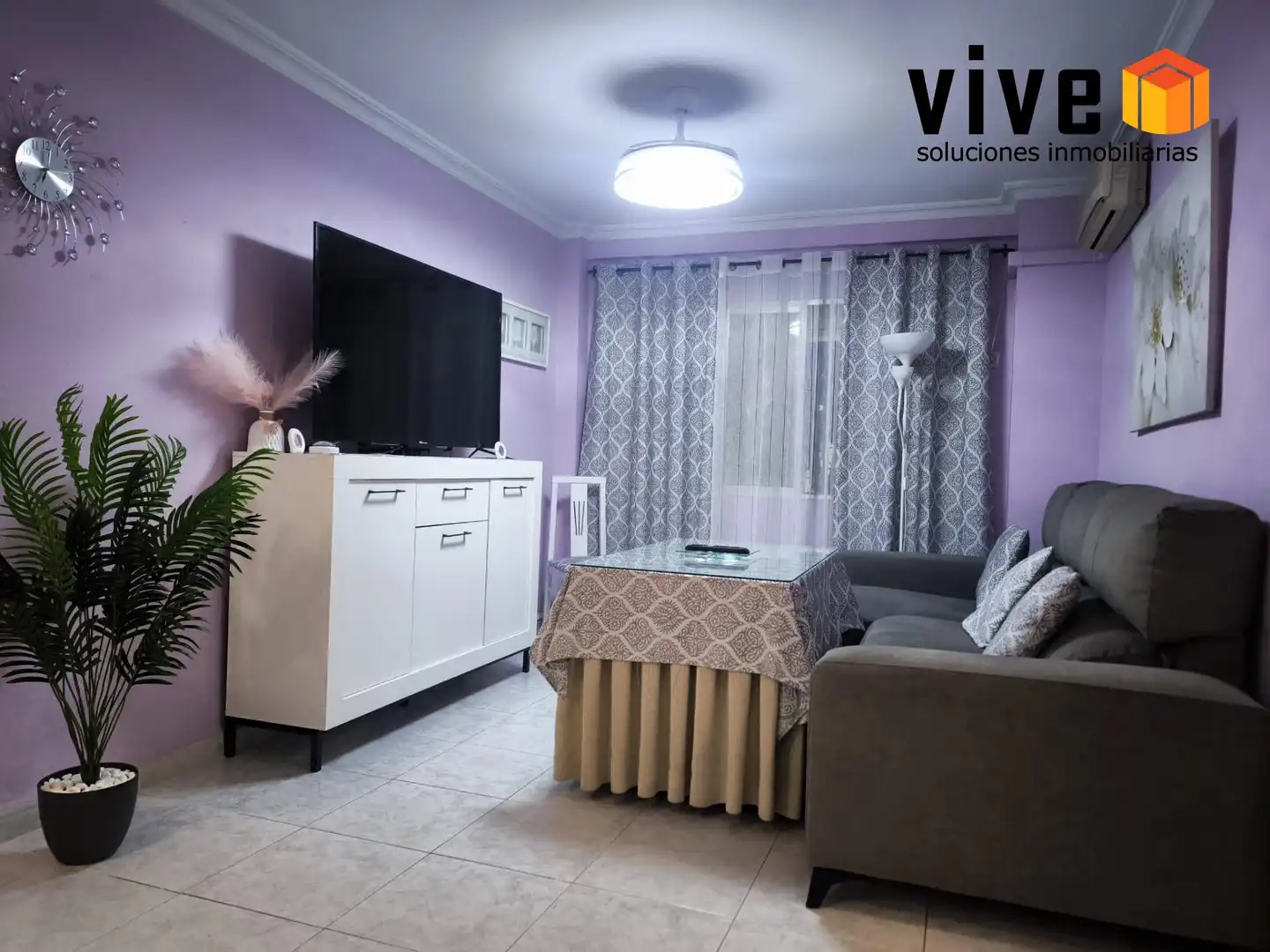 Sala d'estar de Pis en venda en  Sevilla Capital amb Aire condicionat