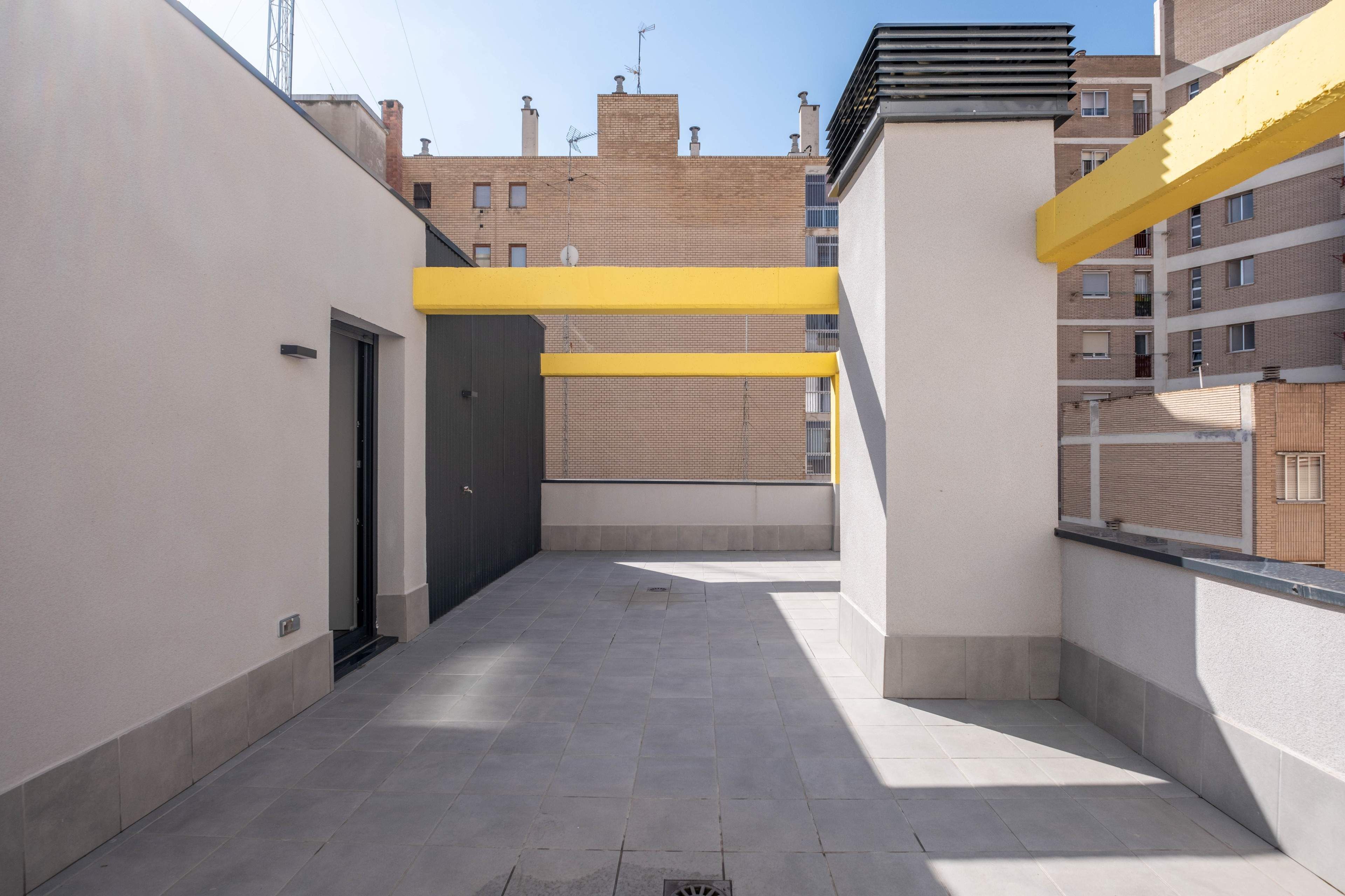 Exterior view of Attic for sale in  Zaragoza Capital  with Air Conditioner, Heating and Terrace