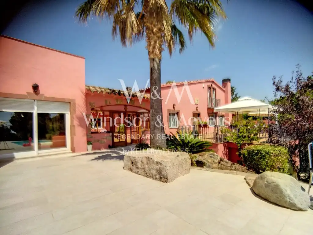 Exterior view of Country homes for sale in Vilanova d'Escornalbou