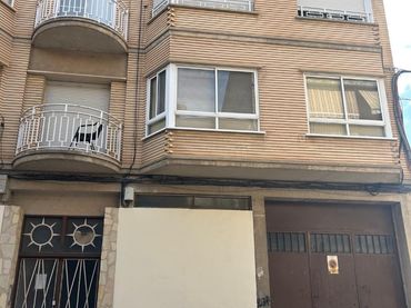 Pis amb balcó en venda a Calle 21 de Abril