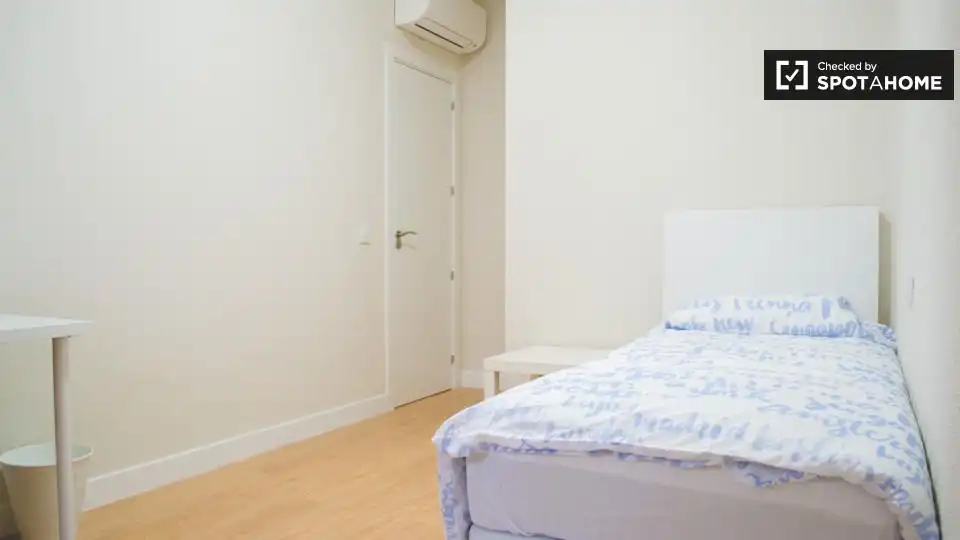 Flat for rent in Ciudad Jardín
