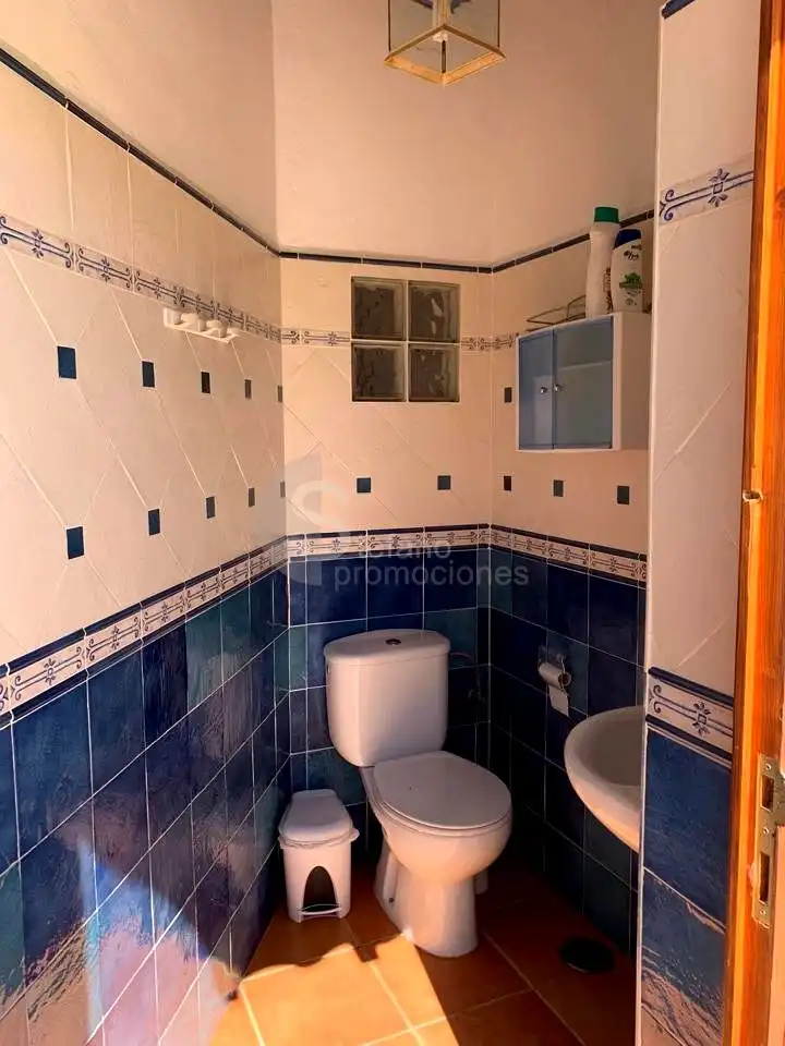 Bany de Casa o xalet en venda en Álora amb Aire condicionat, Jardí privat i Terrassa