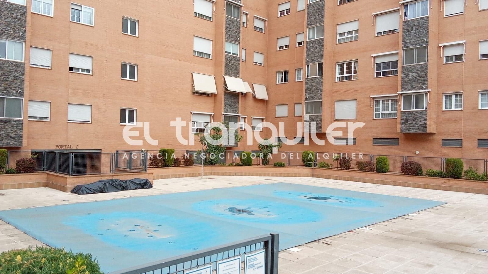 Exterior view of Flat to rent in Coslada  with Air Conditioner, Storage room and Swimming Pool
