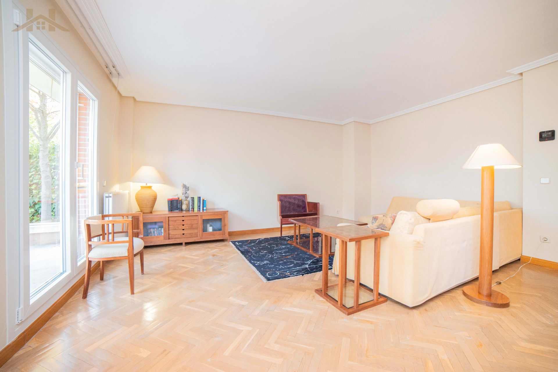 Living room of Single-family semi-detached for sale in Villanueva de la Cañada  with Private garden, Parquet flooring and Swimming Pool