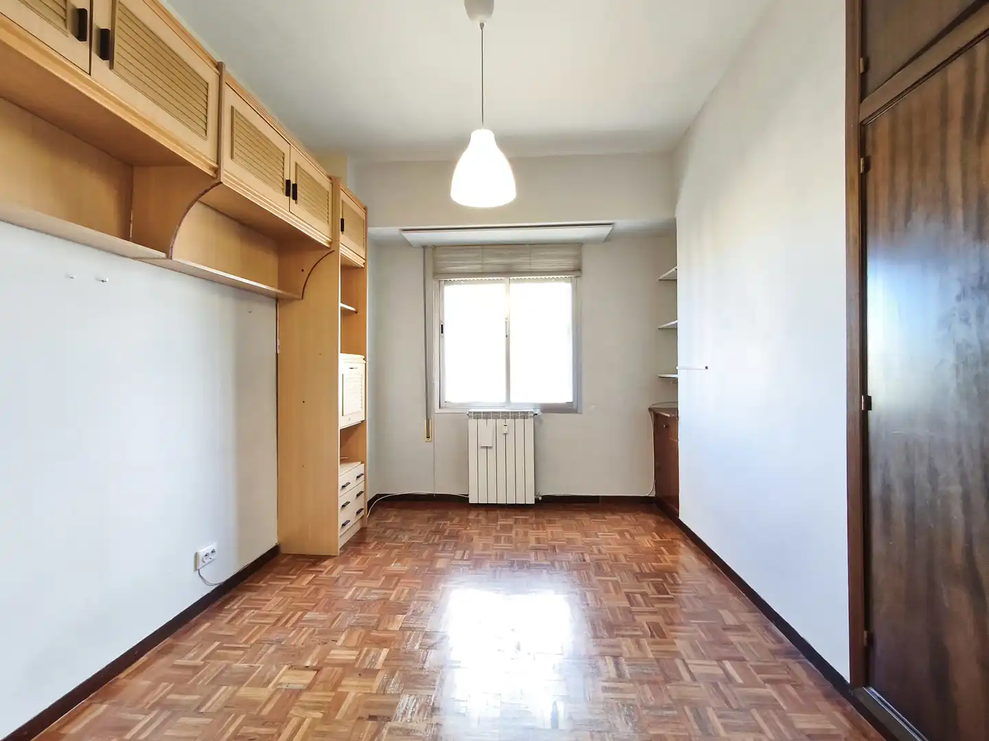Habitación de Piso en venta en  Logroño con Calefacción, Terraza y Balcón