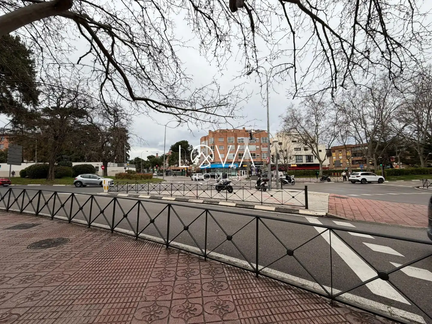 Vista exterior de Local en venda en Madrid