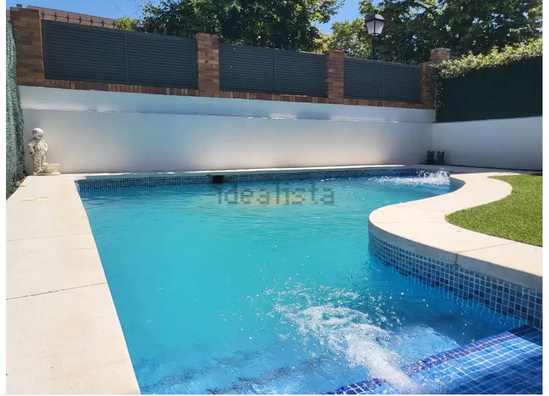 Swimming pool of Detached homes for sale in Villaviciosa de Odón  with Air Conditioner, Heating and Private garden