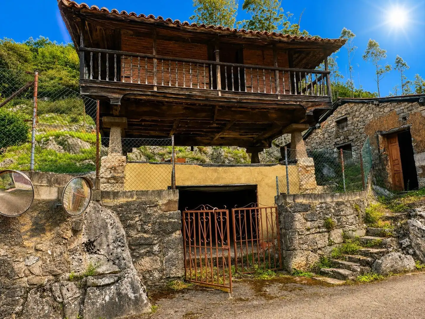Vista exterior de Casa o xalet en venda en Ribera de Arriba amb Jardí privat