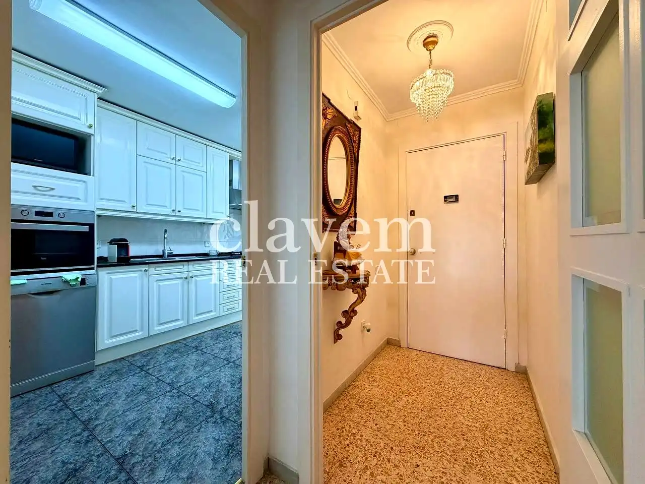 Vista exterior de Piso en venta en Barcelona con Aire acondicionado, Amueblado y Balcón