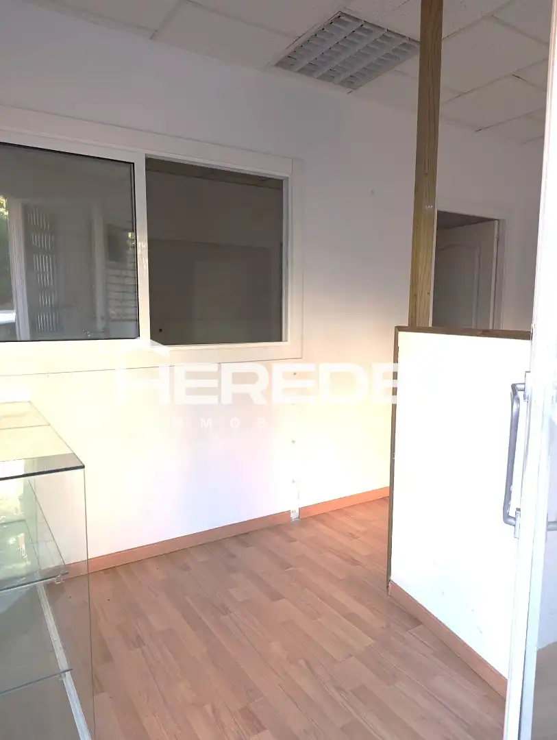 Habitación de Local de alquiler en Torrelles de Llobregat con Aire acondicionado y Calefacción