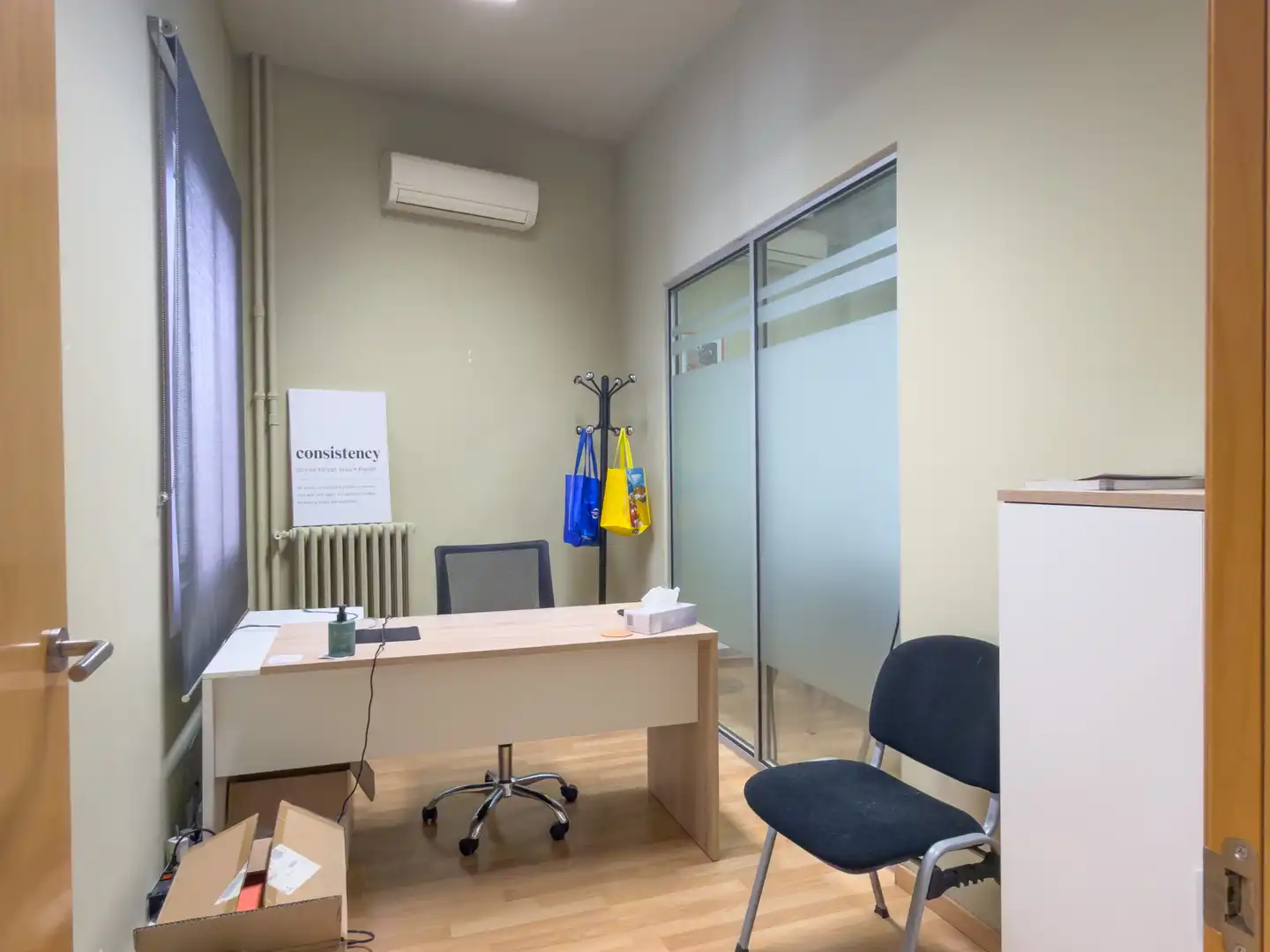Office for rent in Barcelona  with Air Conditioner, Heating and Internet