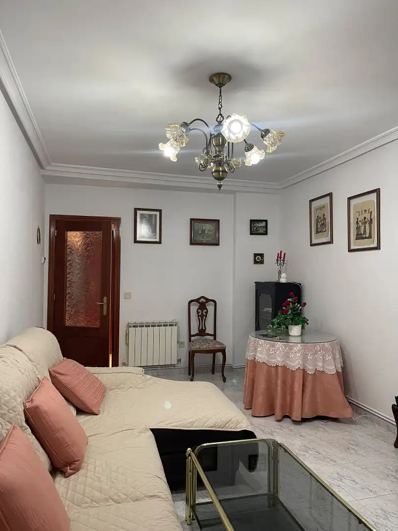 Habitación de Piso en venta en Miralvalle - Av. Virgen del Puerto - La Data 
