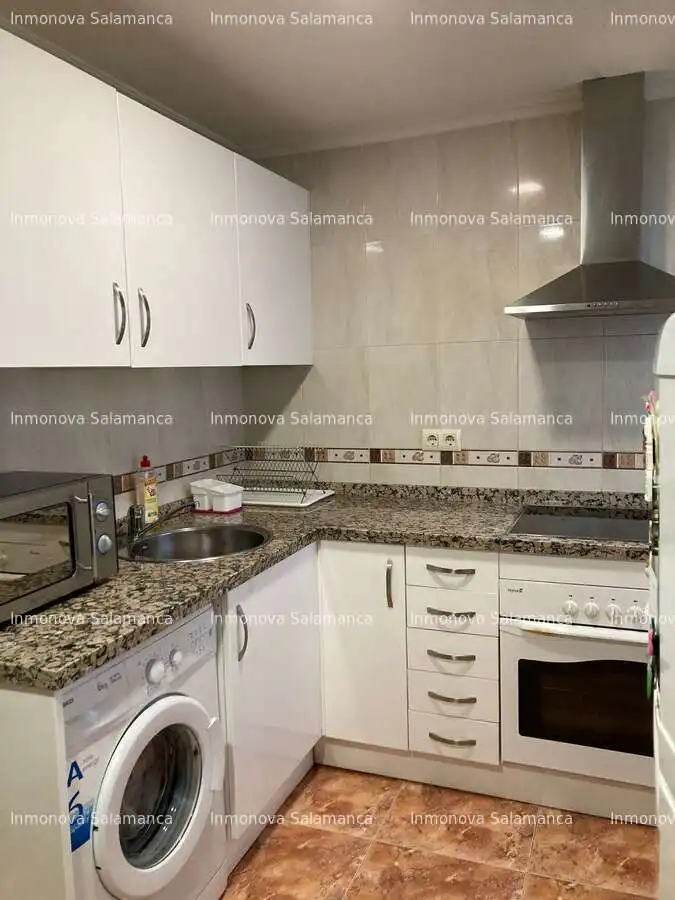 Flat with balcony to rent in Chinchibarra - Capuchinos, imagen 22