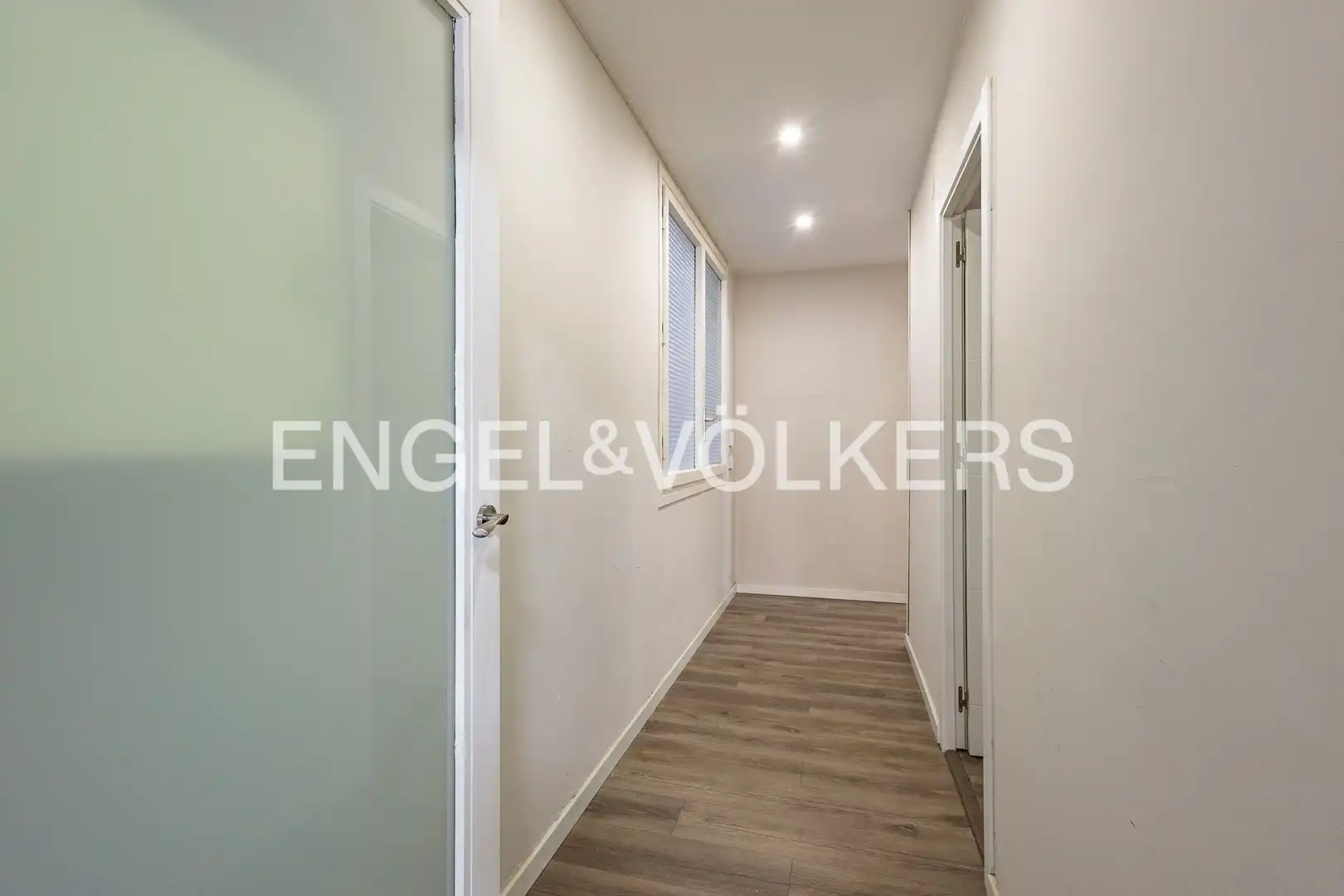 Wohnung zum Verkauf in Barcelona mit Klimaanlage, Heizung und Parkett