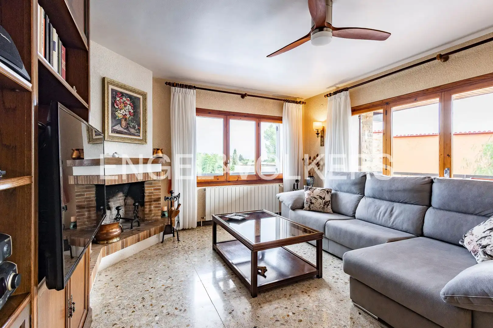 Sala de estar de Casa o chalet en venta en Vilanova i la Geltrú con Aire acondicionado, Calefacción y Jardín privado