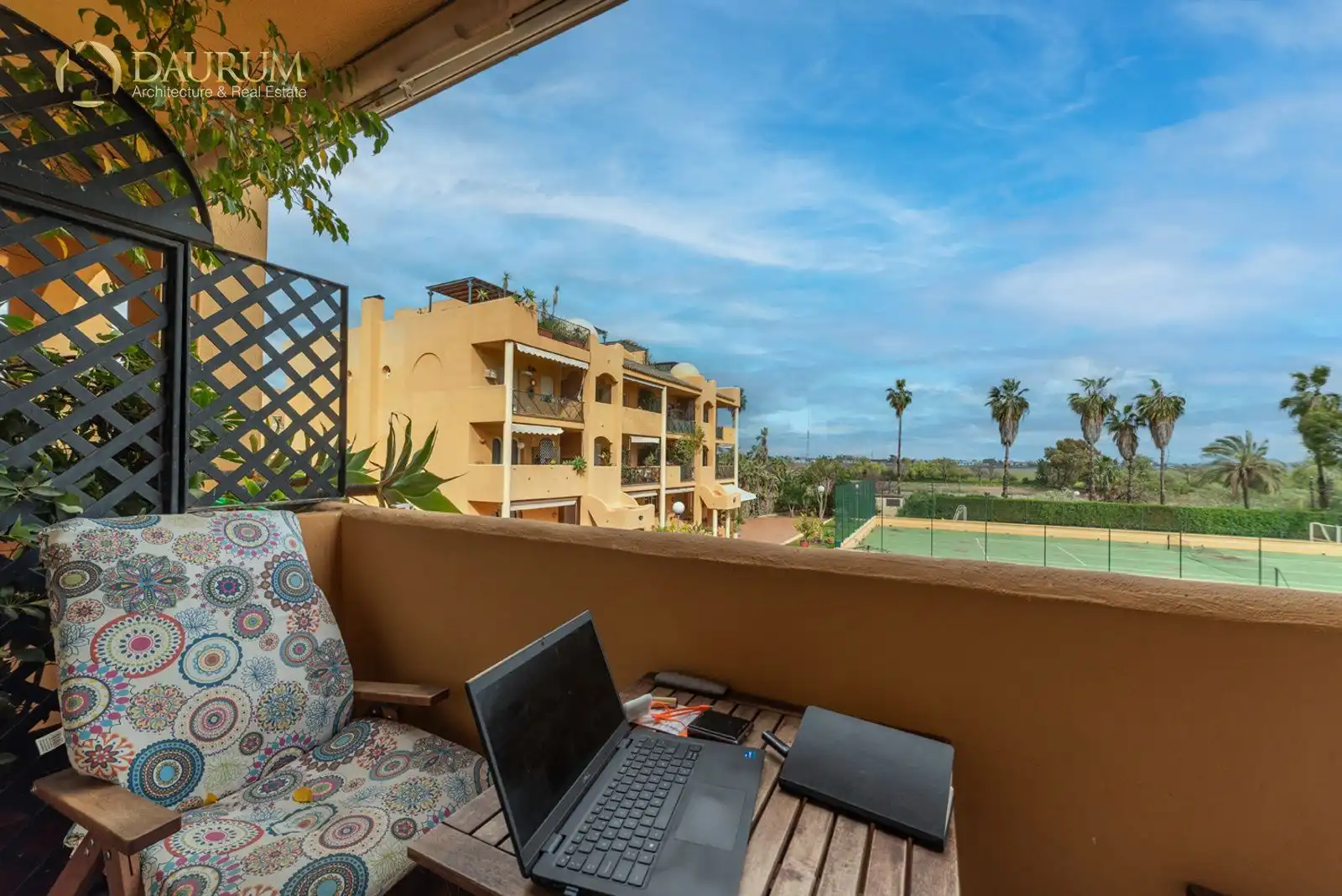 Außenansicht von Maisonette zum Verkauf in San Juan de Aznalfarache mit Klimaanlage, Heizung und Terrasse