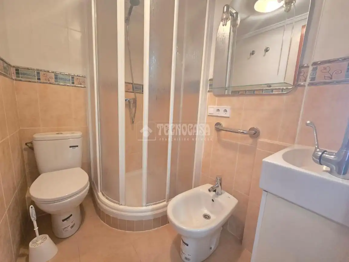 Baño de Piso en venta en Valencia con Aire acondicionado