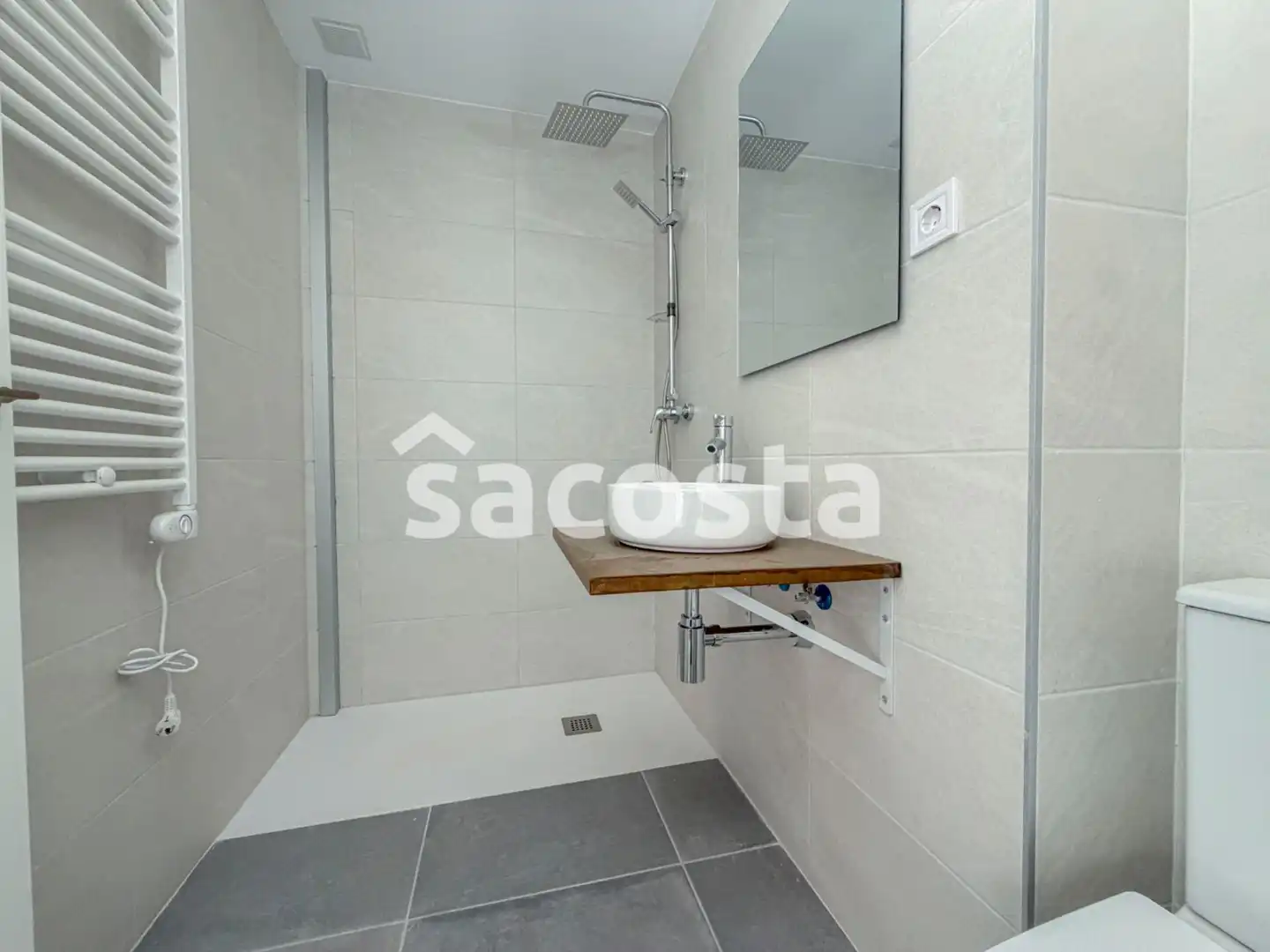 Bathroom of Flat for sale in Blanes  with Terrace and Community pool