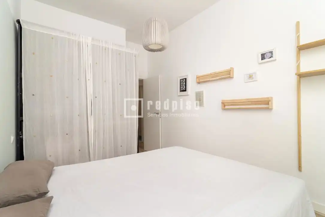 Bedroom of Flat for rent in Madrid  with Air Conditioner, Heating and Parquet flooring