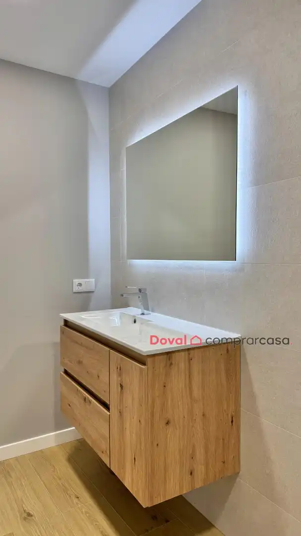 Bathroom of Flat for sale in Vigo   with Heating