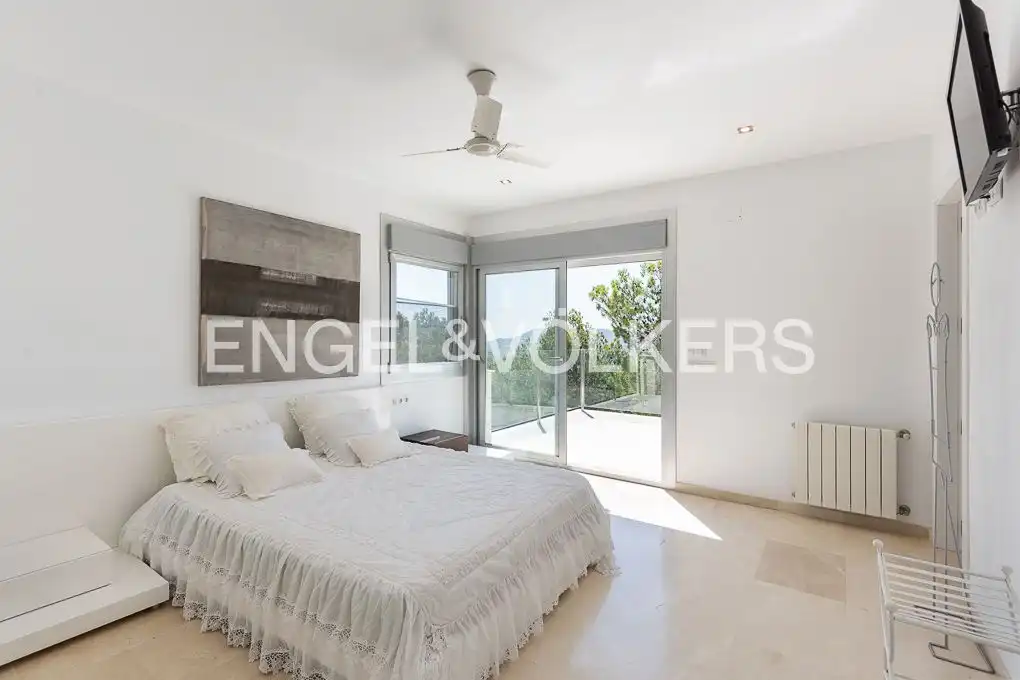 Vista exterior de Casa o chalet de alquiler en Chiva con Aire acondicionado, Calefacción y Jardín privado