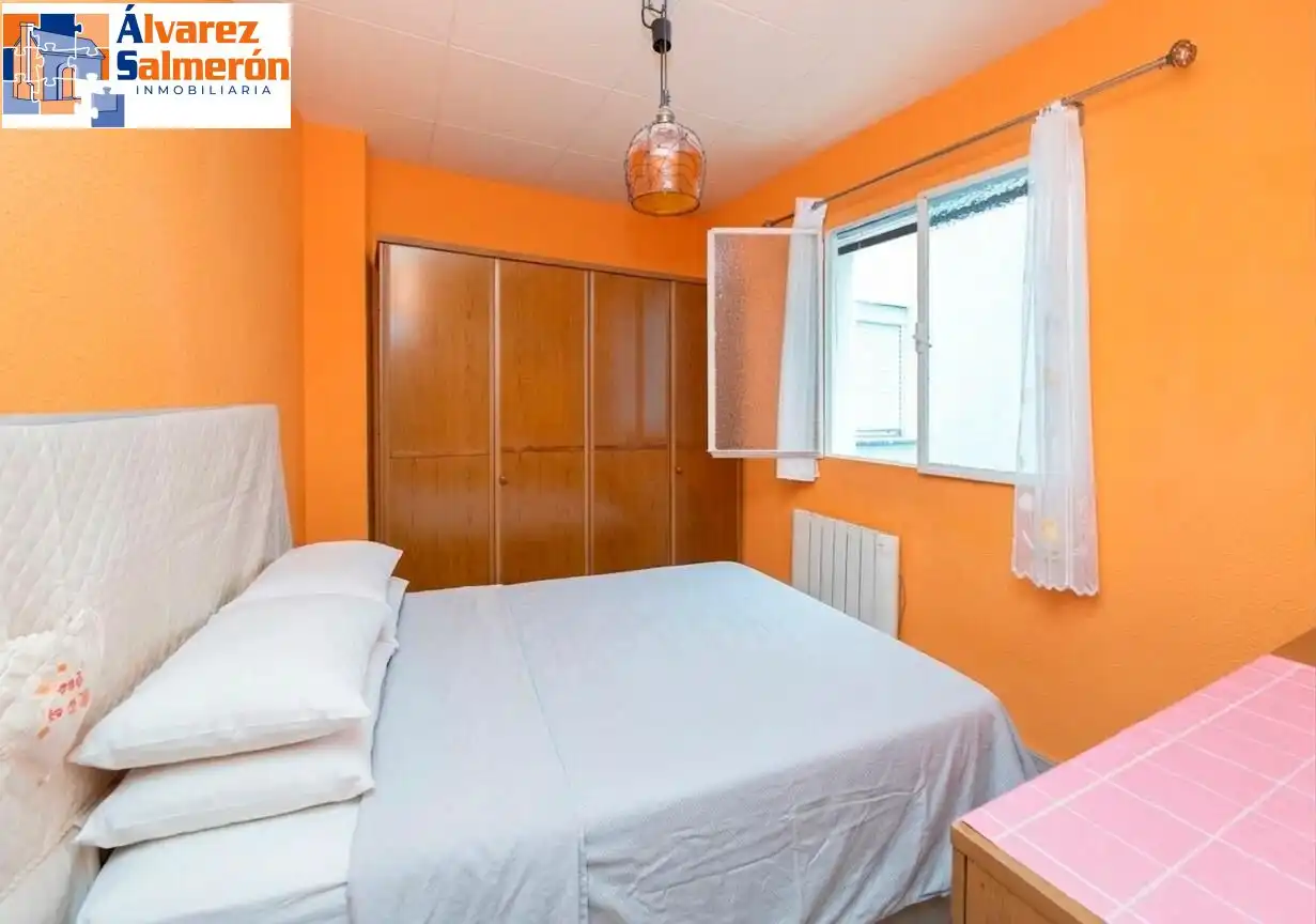 Bedroom of Flat for sale in Granada