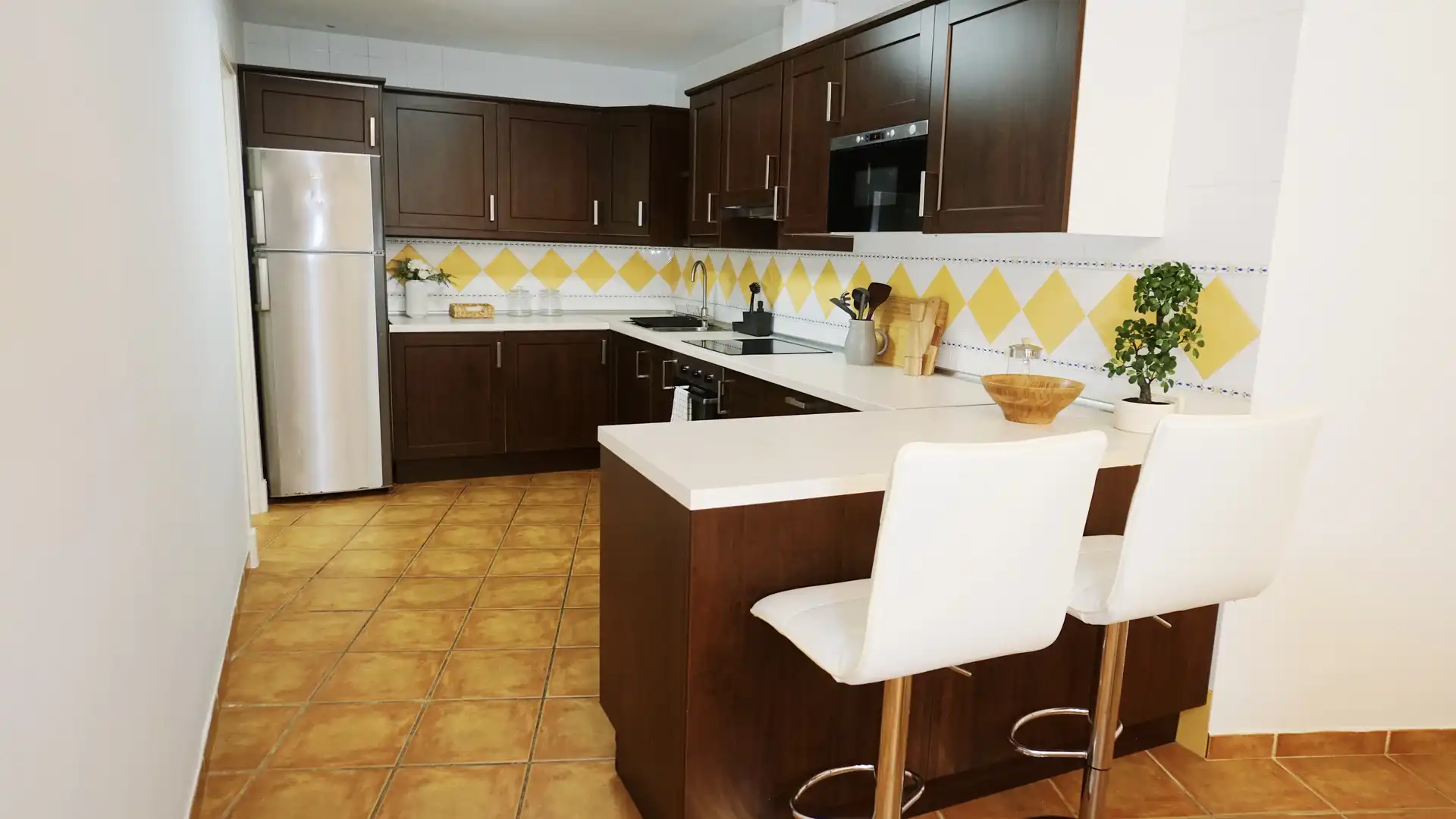 Cuina de Apartament de lloguer en Benahavís amb Aire condicionat, Moblat i Forn