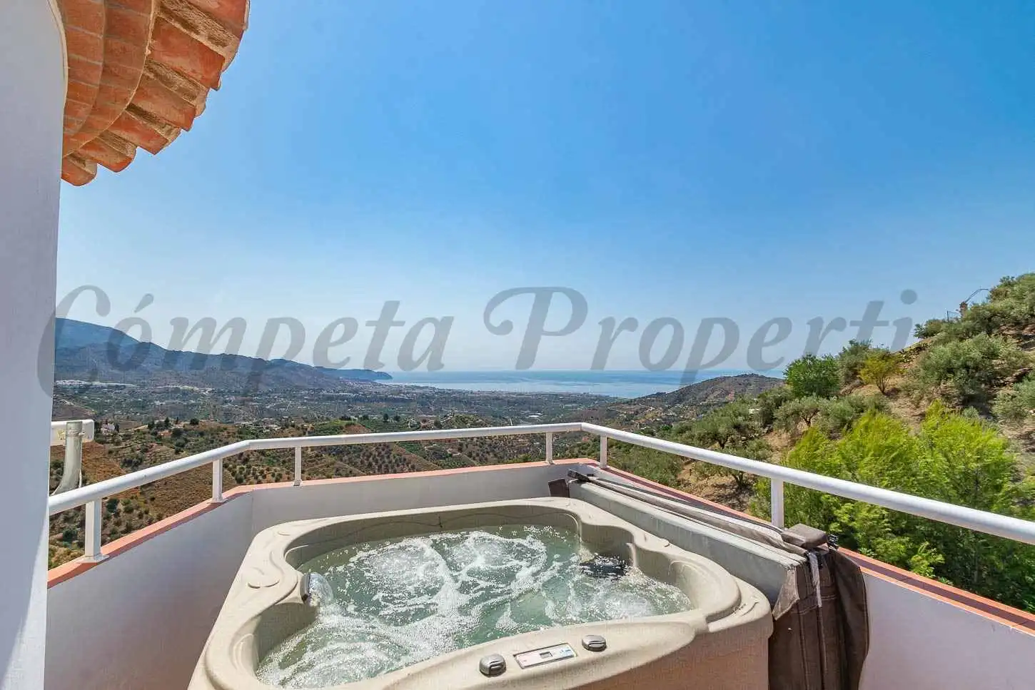 Casa con piscina in vendita a Torrox Pueblo, imagen 2