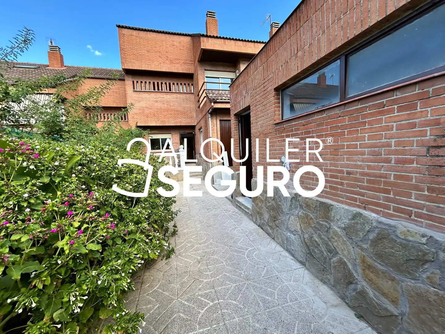 Vista exterior de Casa o chalet de alquiler en Rivas-Vaciamadrid con Calefacción y Terraza