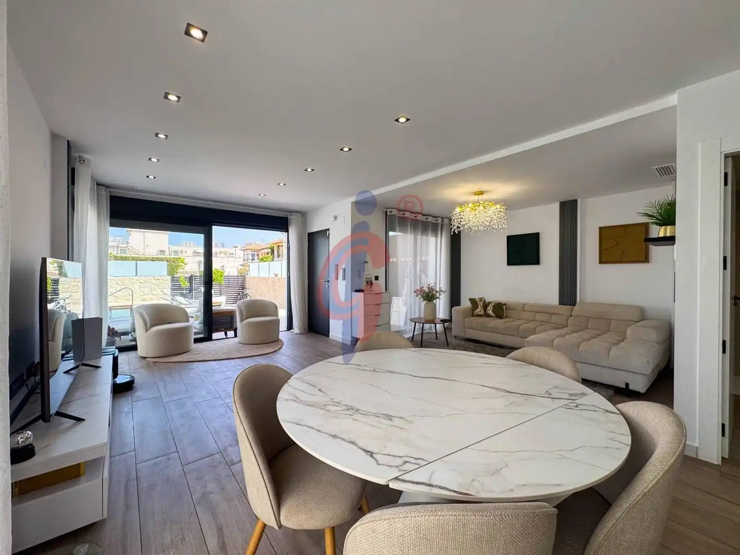 Sala d'estar de Casa o xalet en venda en Orihuela amb Aire condicionat, Terrassa i Piscina