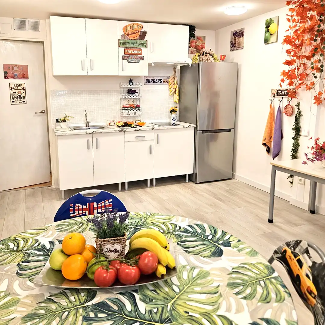 Küche von Loft zum Verkauf in Barcelona mit Klimaanlage und Ofen