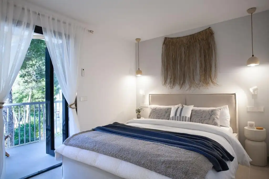 Bedroom of Apartments for sale in Calvià  with Air Conditioner, Terrace and Furnished