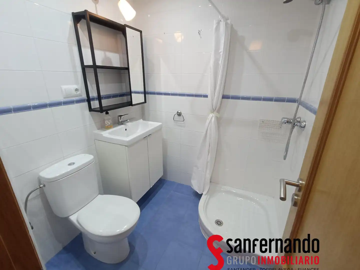 Bathroom of Flat for rent in Piélagos  with Heating and Parquet flooring