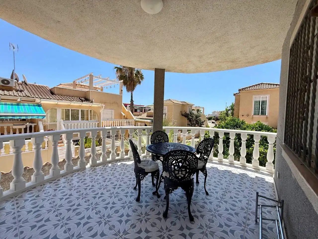 Terrassa de Casa o xalet en venda en Orihuela amb Aire condicionat, Calefacció i Jardí privat