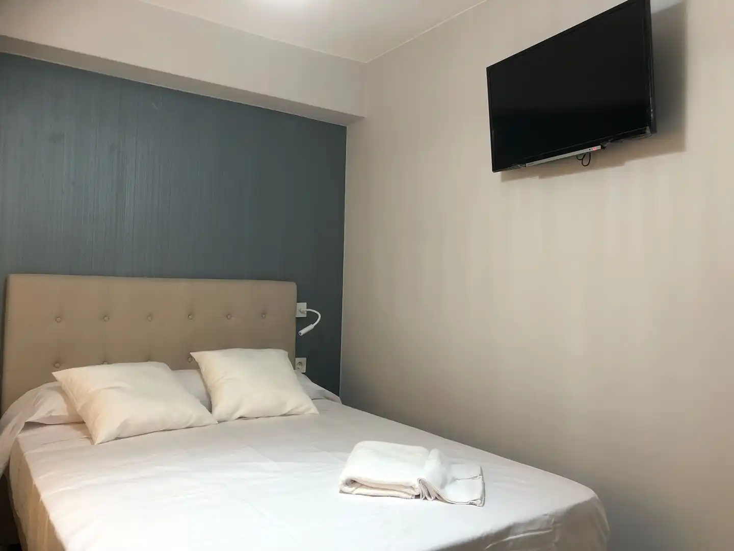 Habitación de Piso de alquiler en Granada con Aire acondicionado, Calefacción y Amueblado