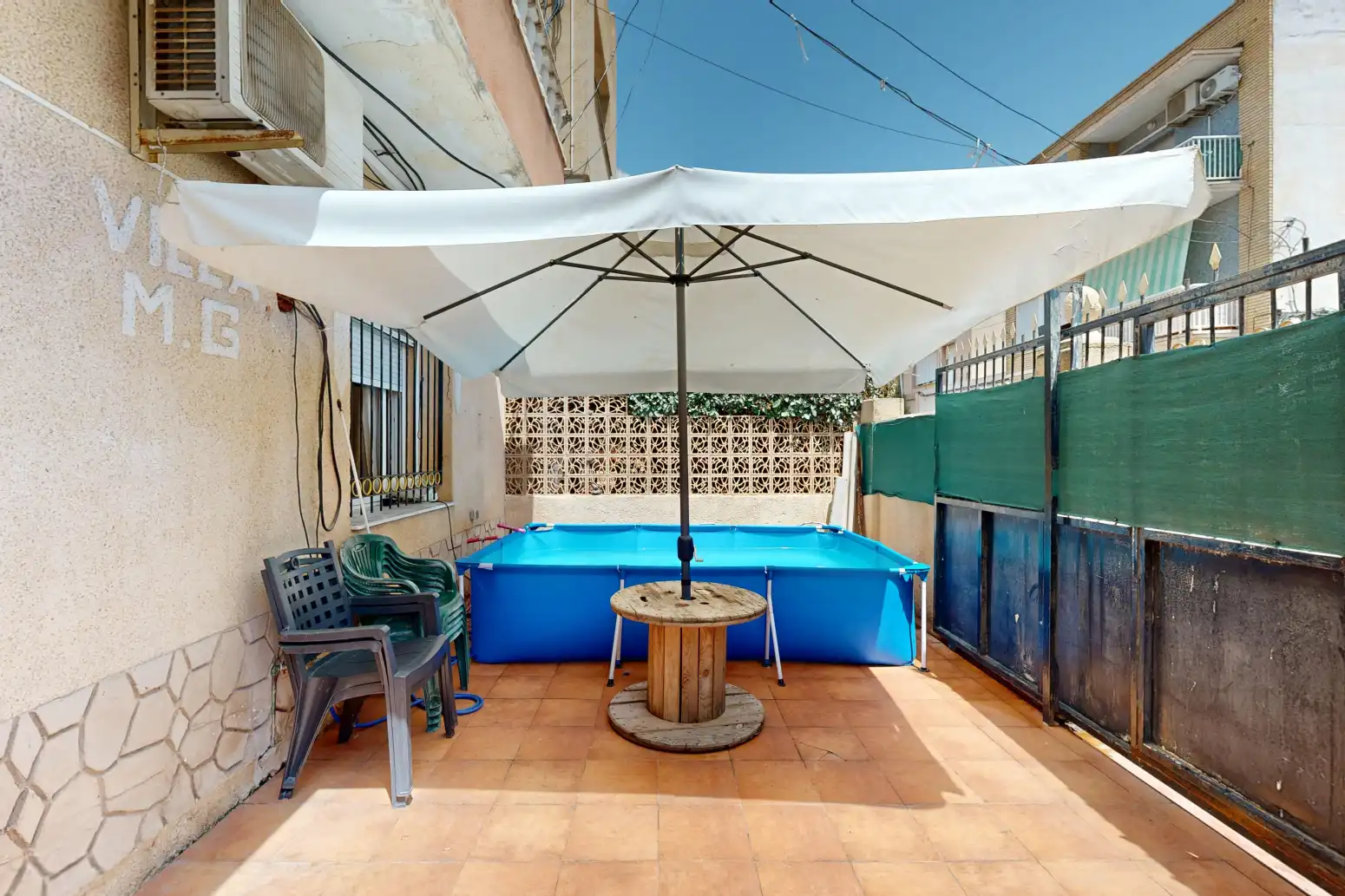 Piscina de Casa adosada en venda en Cartagena amb Aire condicionat i Jardí privat