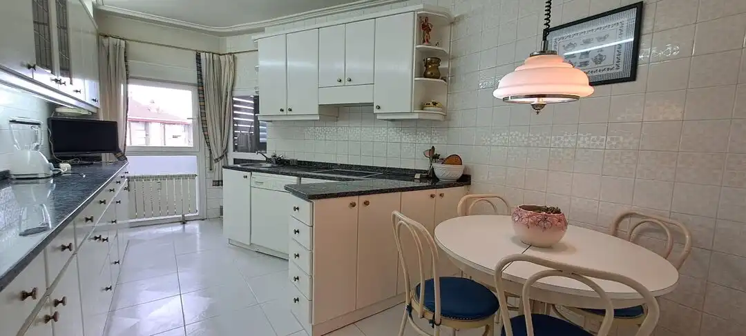 Küche von Wohnung zum Verkauf in Vitoria - Gasteiz mit Heizung und Abstellraum