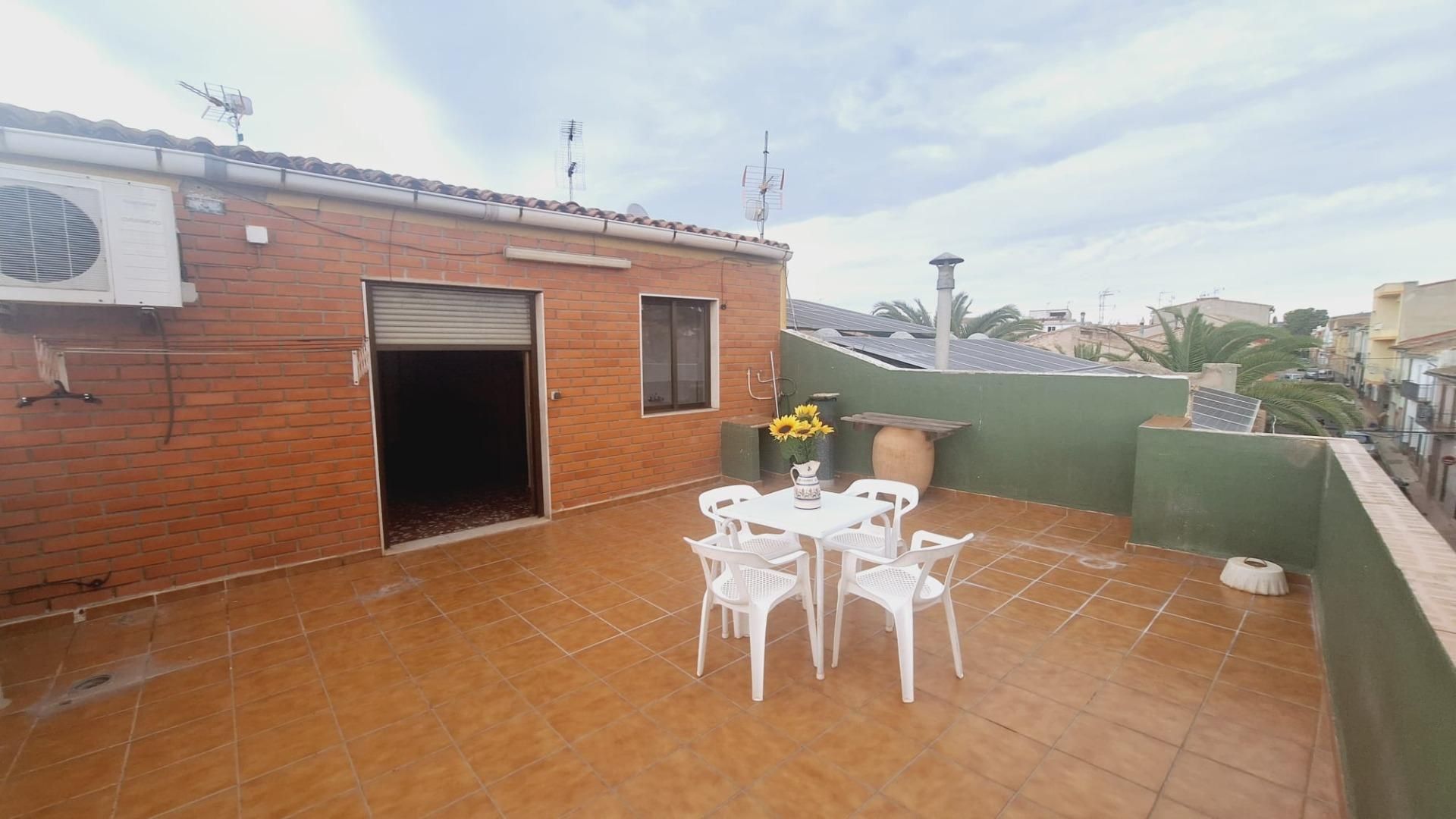 Terrace of Attic for sale in Chella  with Air Conditioner and Terrace
