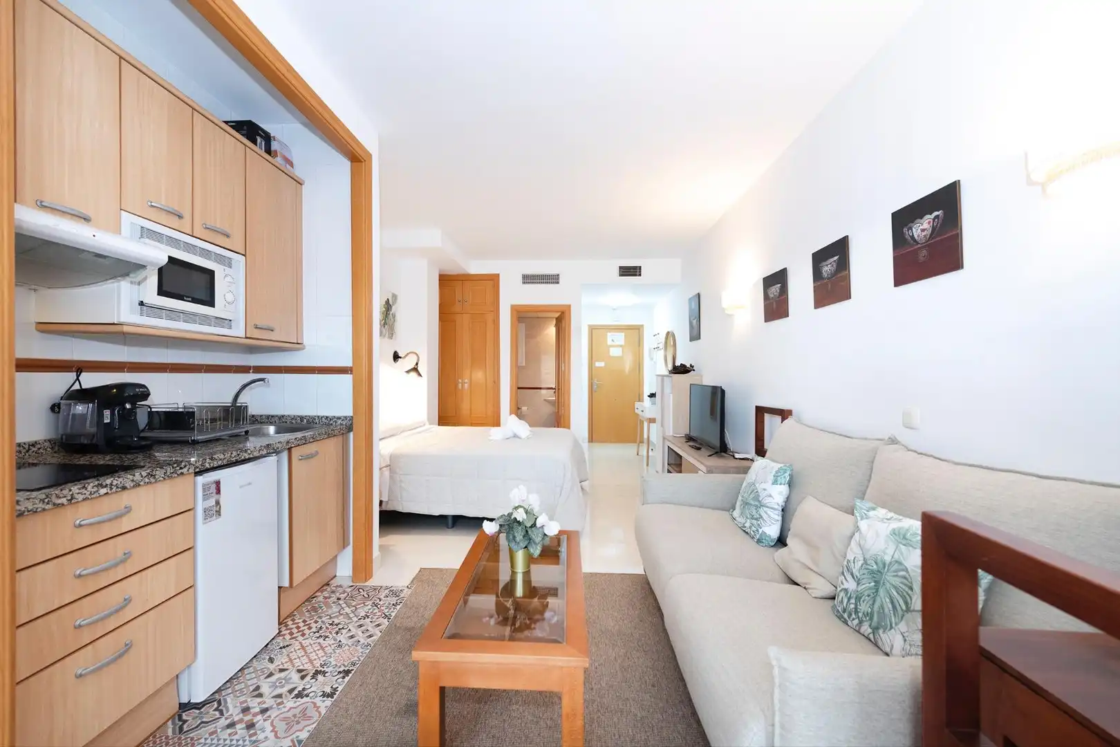 Living room of Study for sale in Rincón de la Victoria  with Air Conditioner, Terrace and Furnished