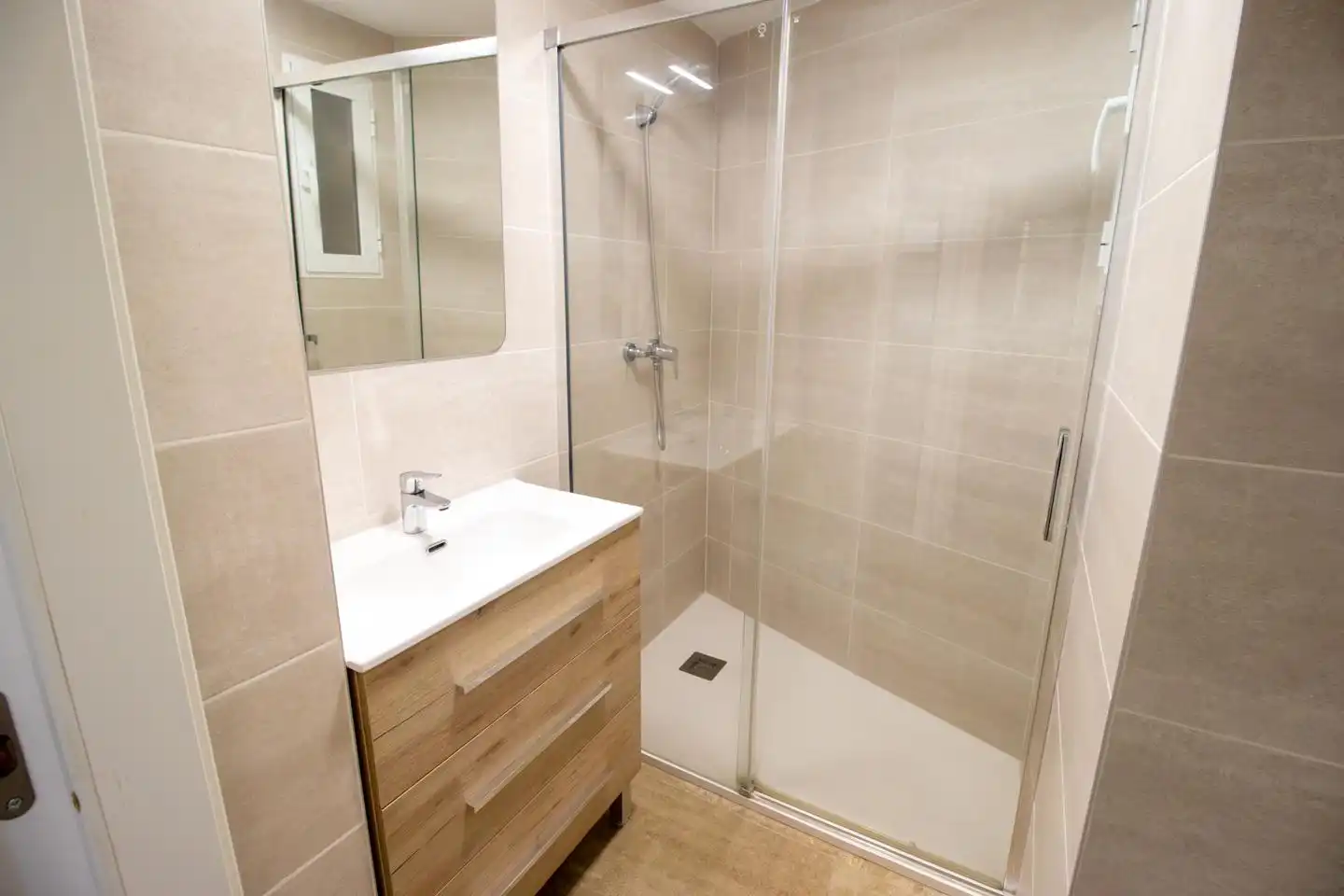 Bathroom of Flat for rent in Valencia  with Terrace and Furnished