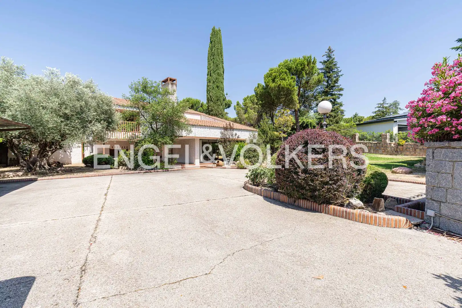 Vista exterior de Casa o chalet en venta en Las Rozas de Madrid con Calefacción, Jardín privado y Terraza