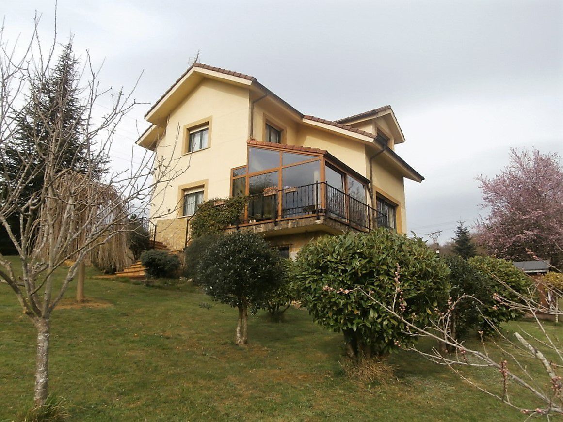Exterior view of House or chalet for sale in Oviedo   with Heating, Private garden and Terrace