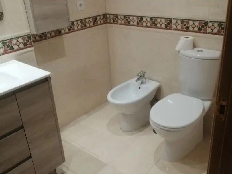 Bany de Pis en venda en Valladolid Capital amb Piscina