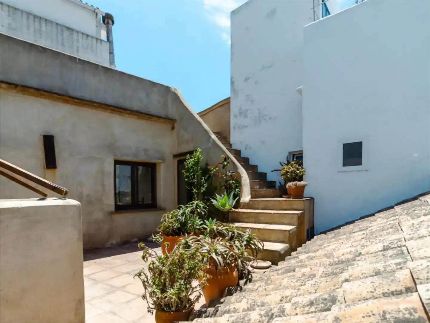 Vista exterior de Casa adosada en venta en Tarifa con Aire acondicionado y Balcón