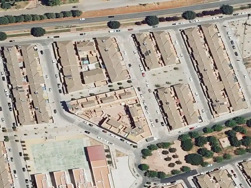 Casa en venta en CL. ALBAHACA 27 2ª Planta 00020