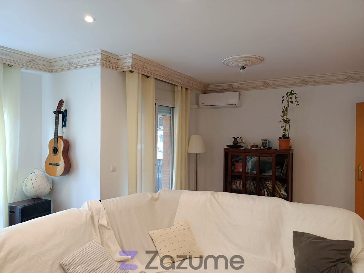 Living room of Flat to rent in Algemesí  with Air Conditioner, Heating and Oven