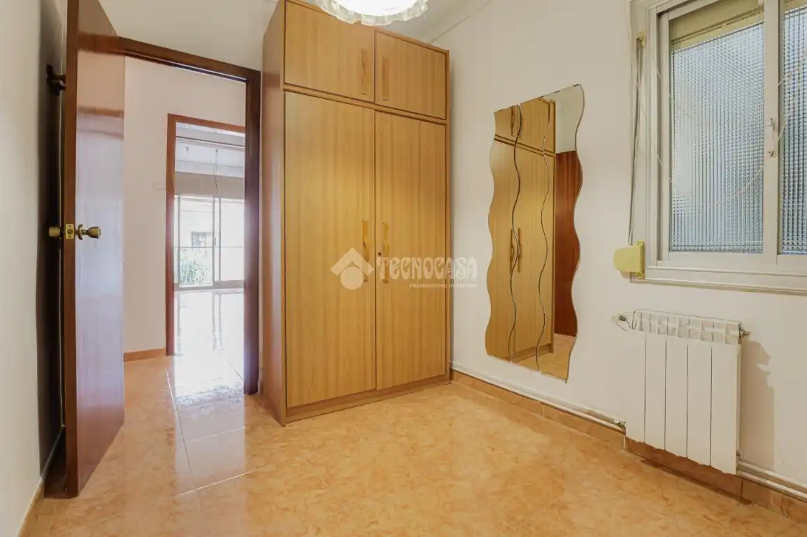 Dormitori de Pis en venda en Badalona amb Balcó